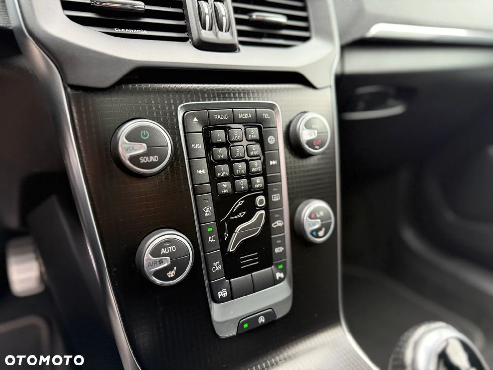 Volvo V40 D3 Drive-E R-Design Momentum - 25