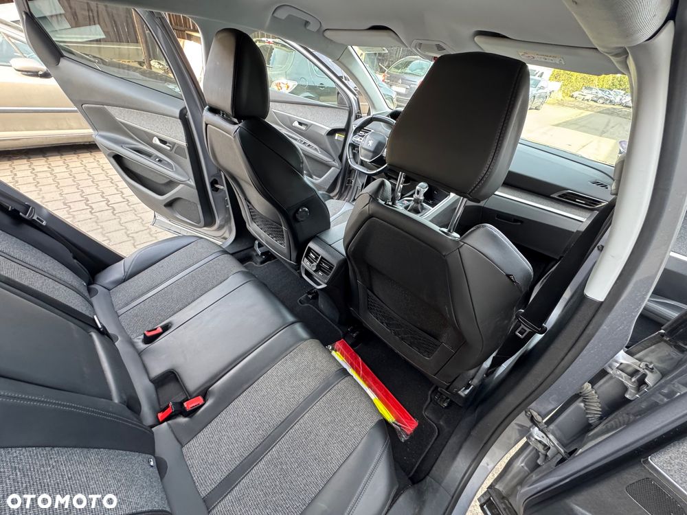 Peugeot 3008 PureTech 130 Stop & Start GPF Allure - 19