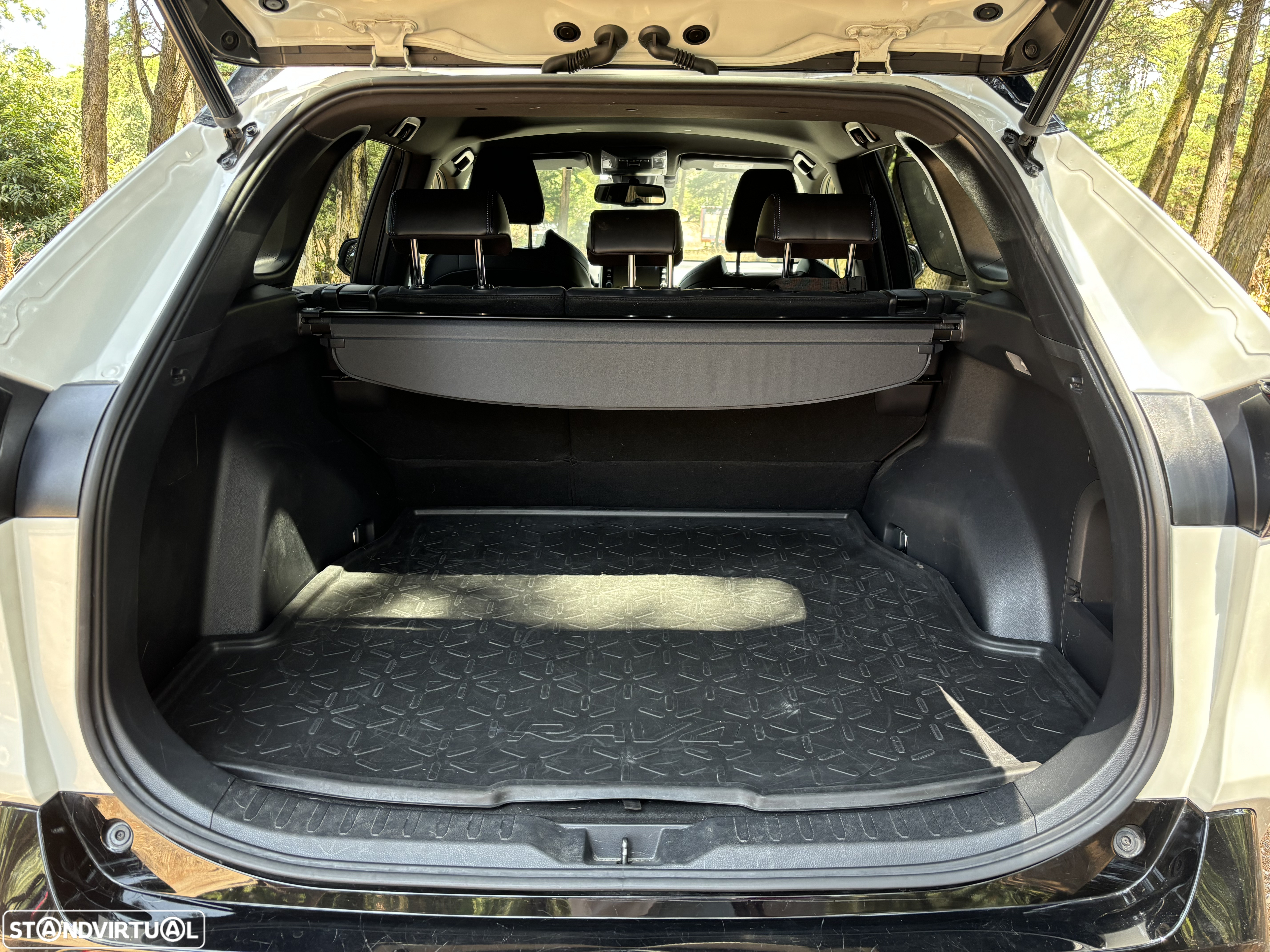 Toyota RAV4 2.5 HDF Square Collection - 12