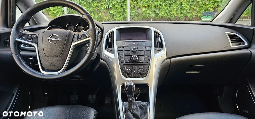 Opel Astra 1.6 T Cosmo - 7