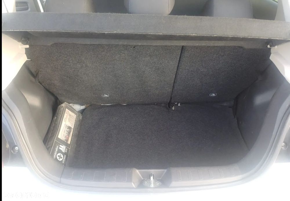 Mitsubishi Space Star - 7