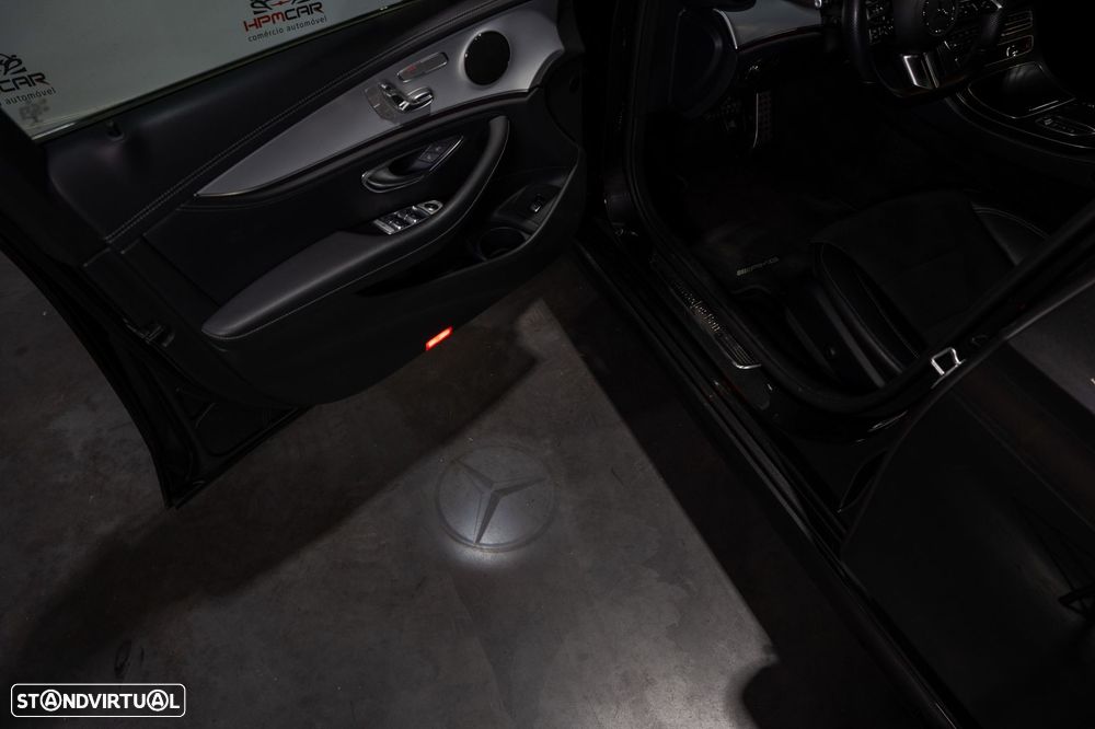Mercedes-Benz E 300 de AMG Line 4Matic - 25