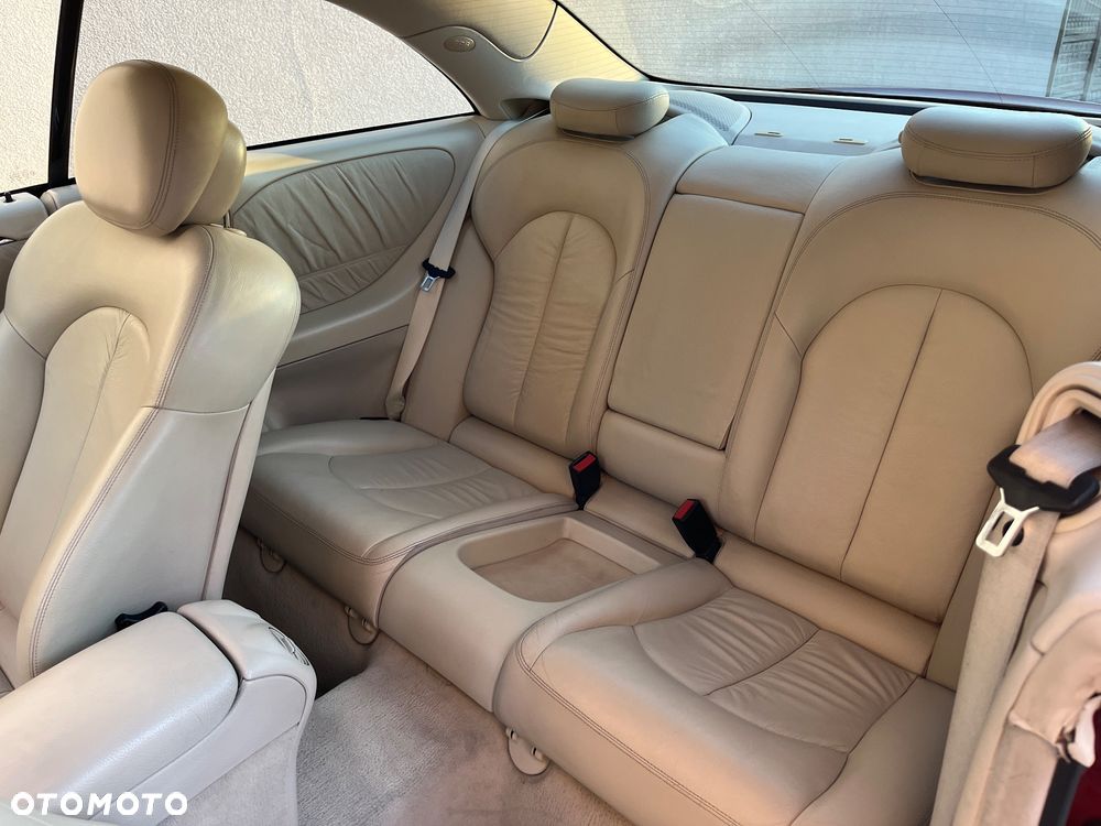 Mercedes-Benz CLK - 23