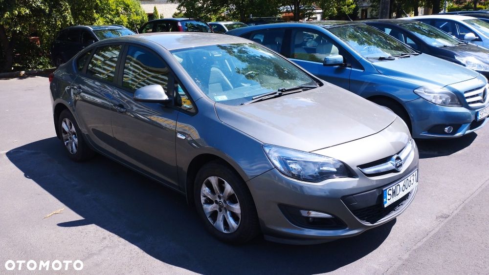 Opel Astra - 2