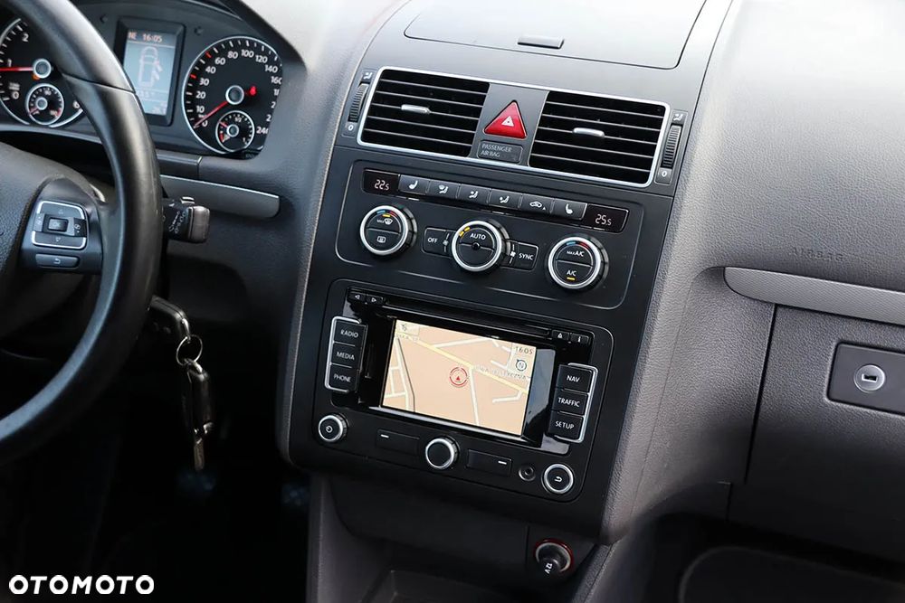 Volkswagen Touran 2.0 TDI DPF Life - 32