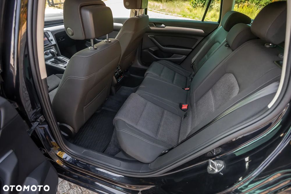 Volkswagen Passat Variant 2.0 TDI SCR DSG - 18
