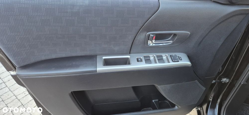Mazda 5 2.0 Exclusive + - 12