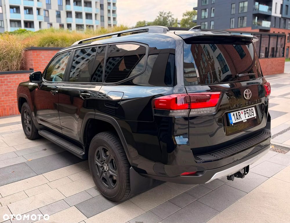 Toyota Land Cruiser - 23