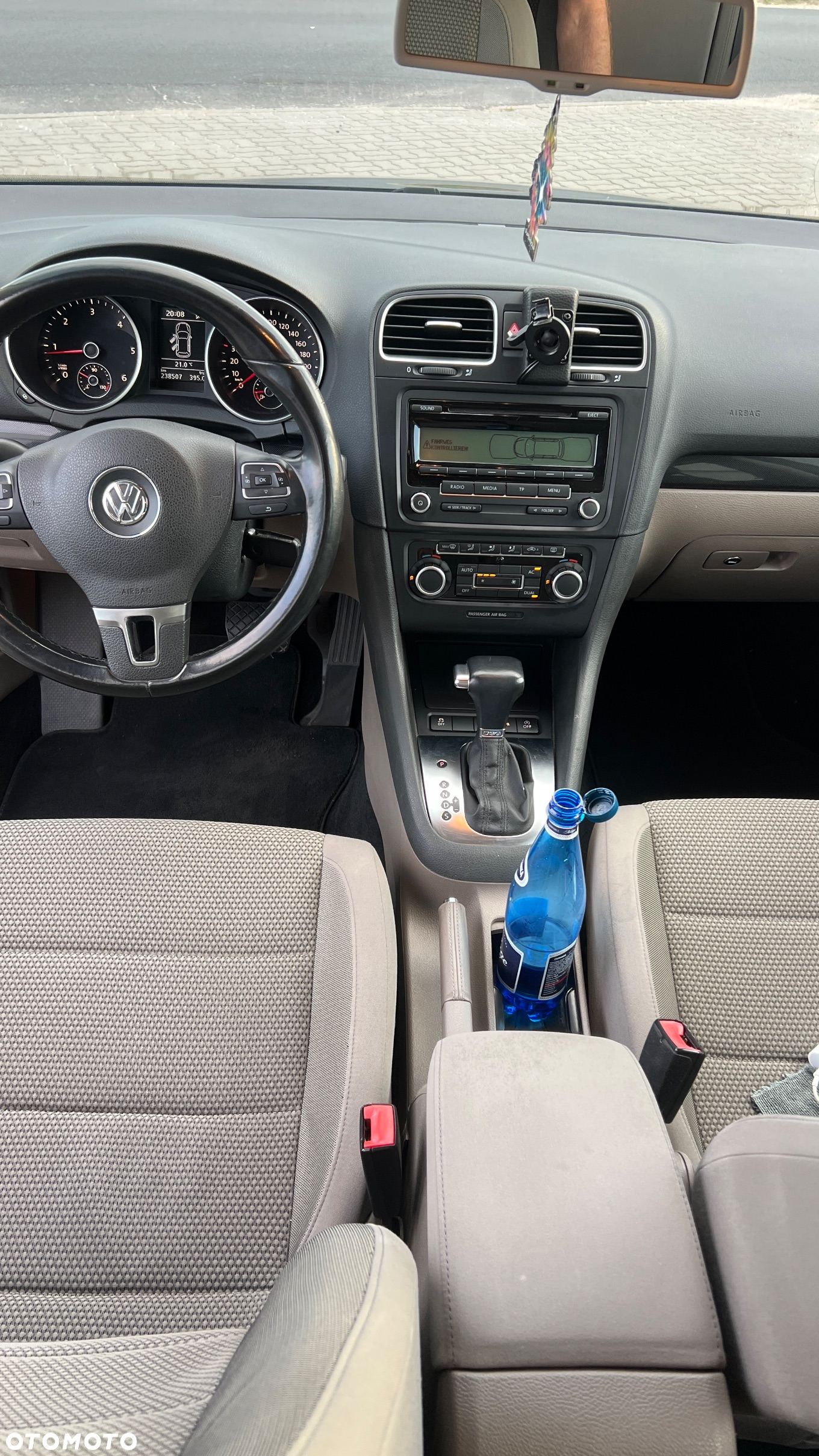Volkswagen Golf 1.6 TDI BlueMotion Technology DSG Comfortline - 23