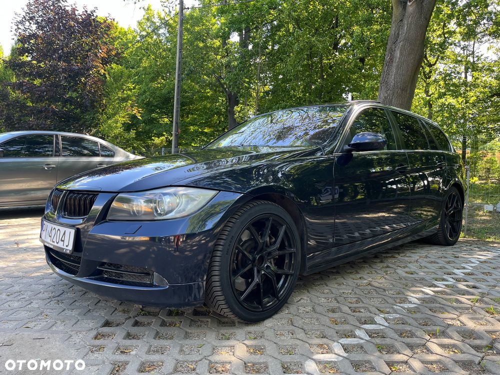 BMW Seria 3 335xi - 24