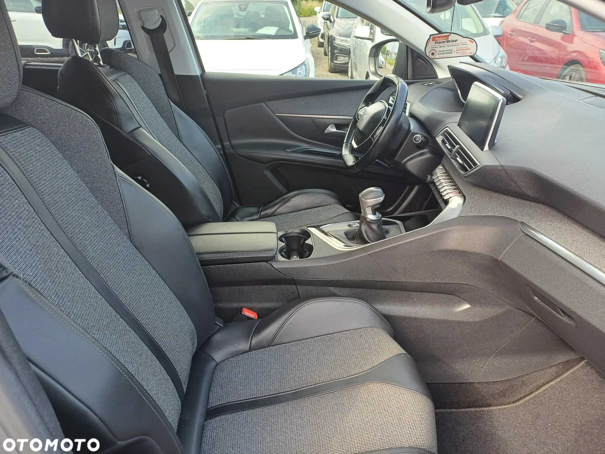 Peugeot 5008 1.2 PureTech Allure S&S - 9
