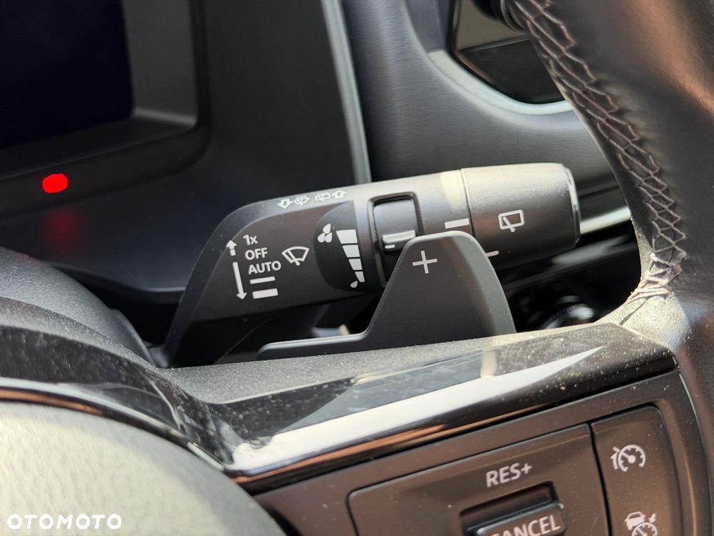 Nissan Qashqai 1.3 DIG-T MHEV N-Connecta Xtronic - 17