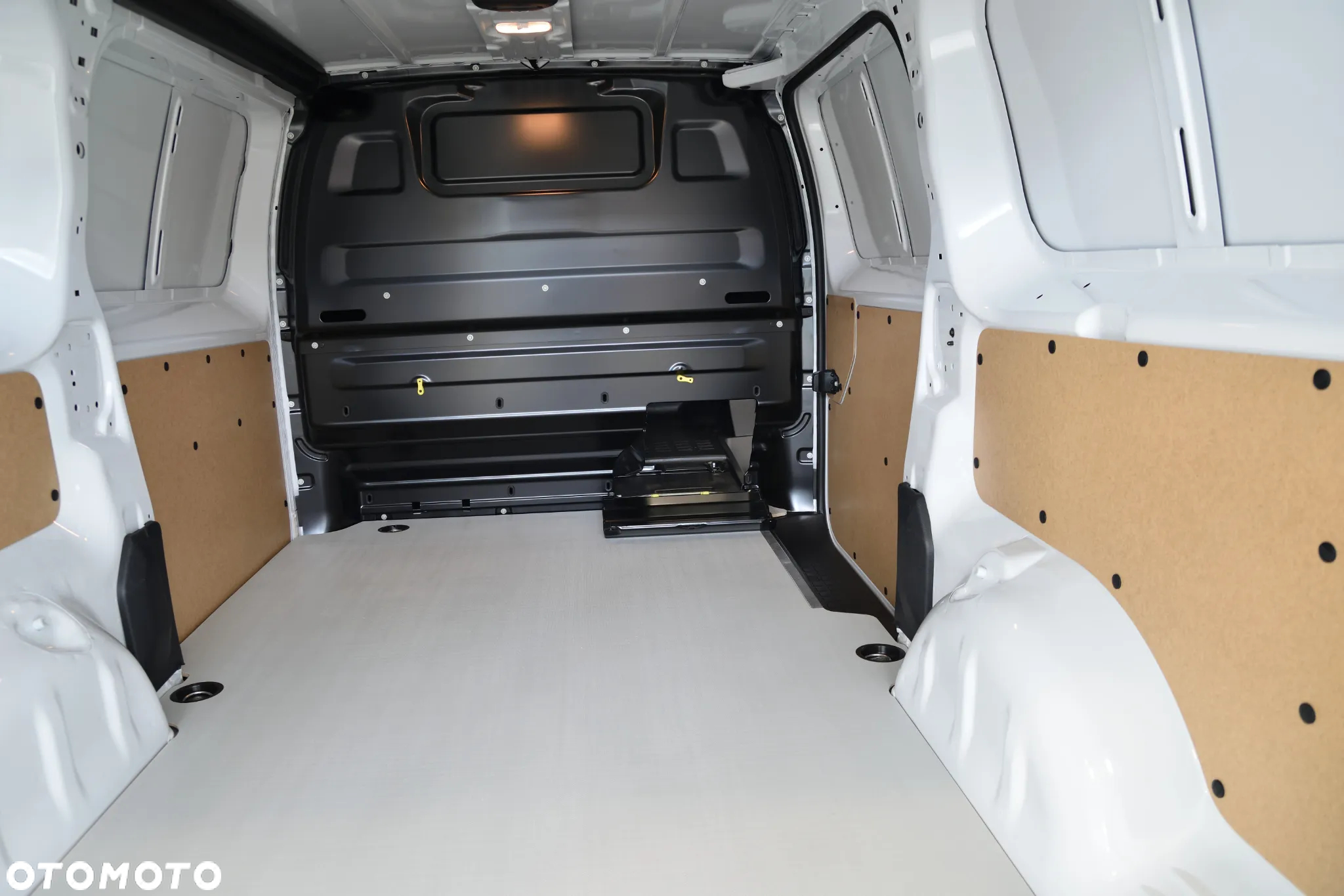 Fiat FIAT E-SCUDO SERIA 3 Furgon Maxi 136 KM akumulator 75 - 19