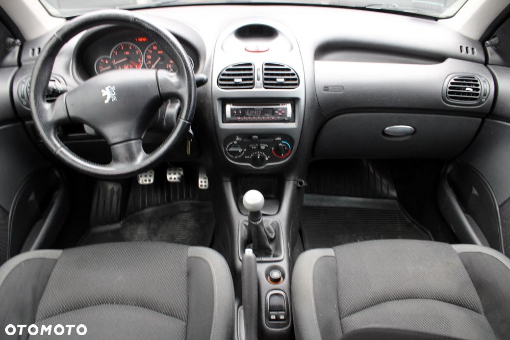 Peugeot 206 1.4 Trendy - 11