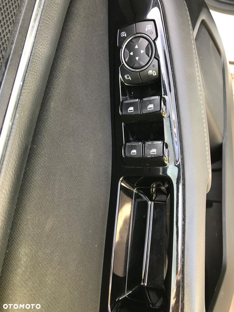 Ford S-Max - 16