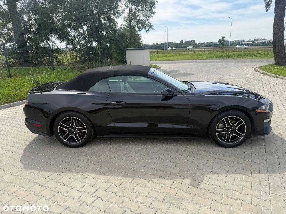 Ford Mustang - 10