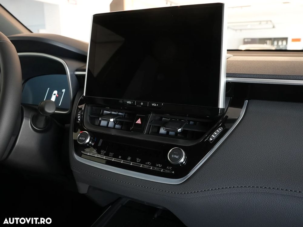 Toyota Corolla Cross - 13