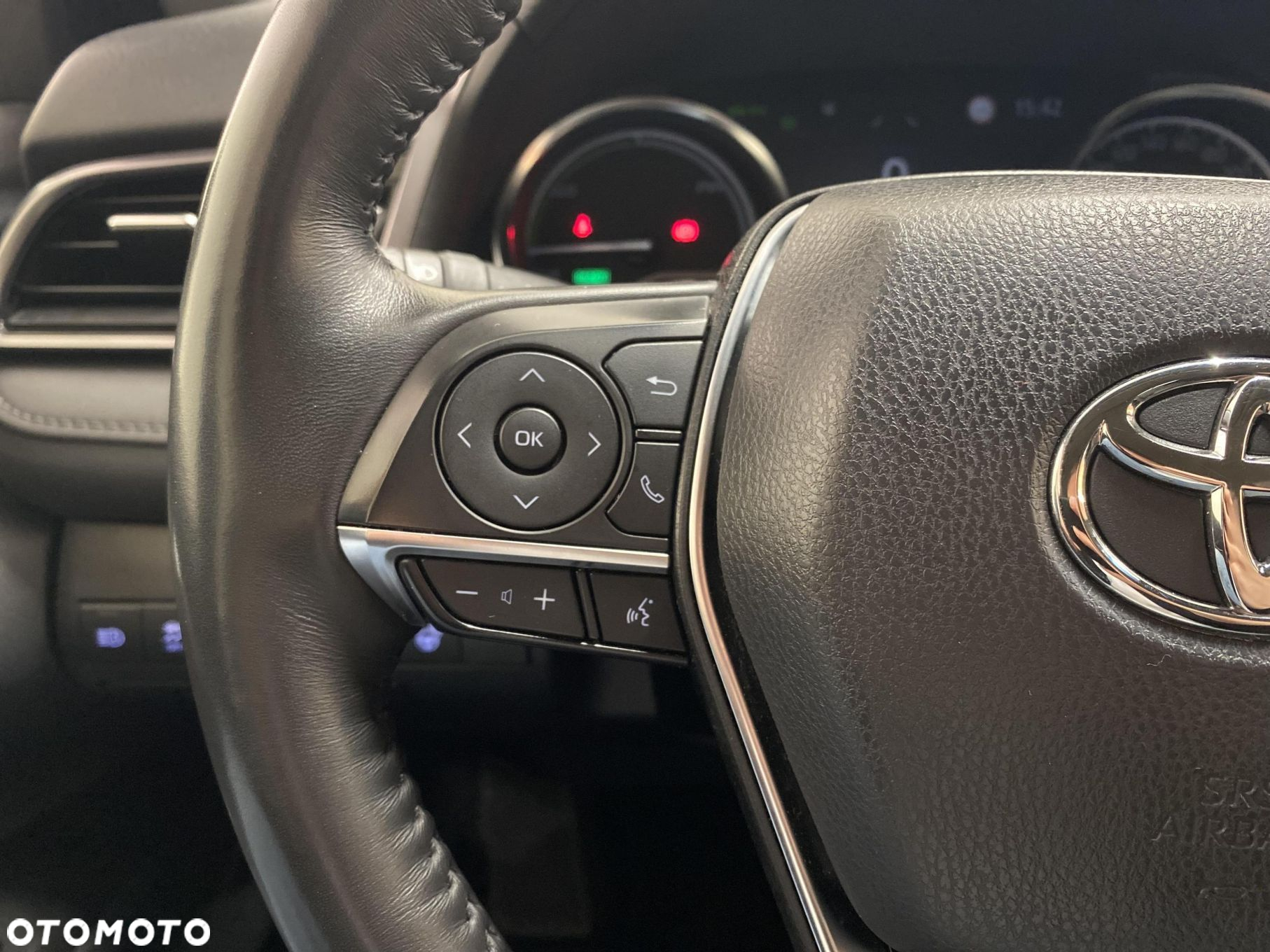 Toyota Camry 2.5 Hybrid Executive CVT - 13