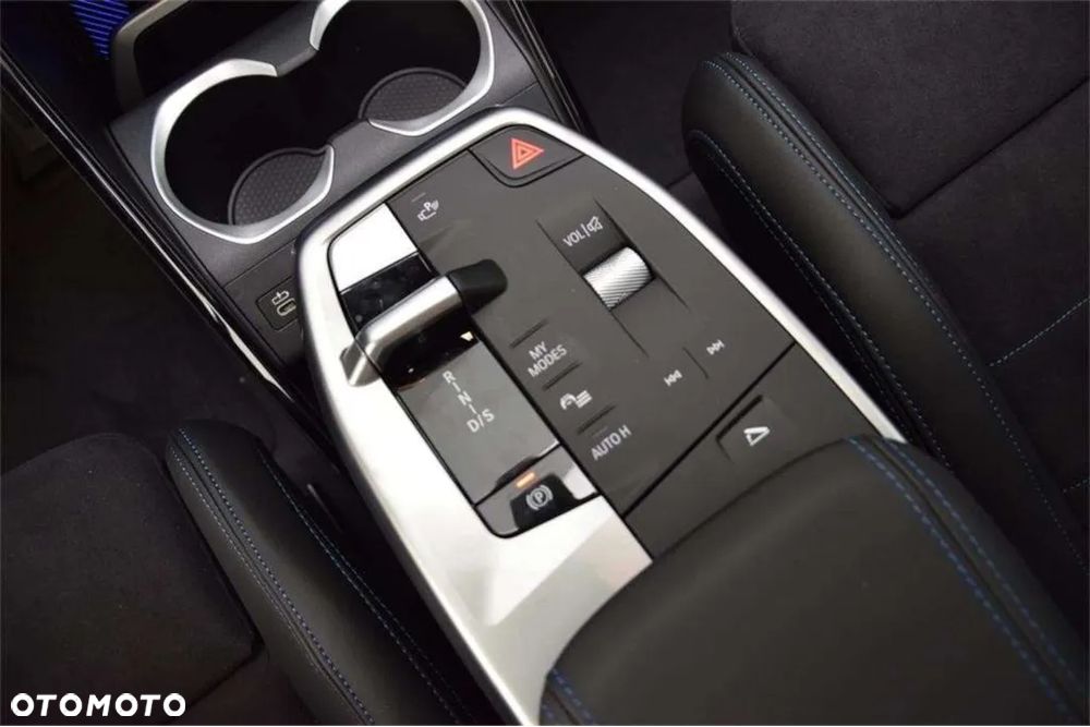 BMW X1 sDrive18i - 13