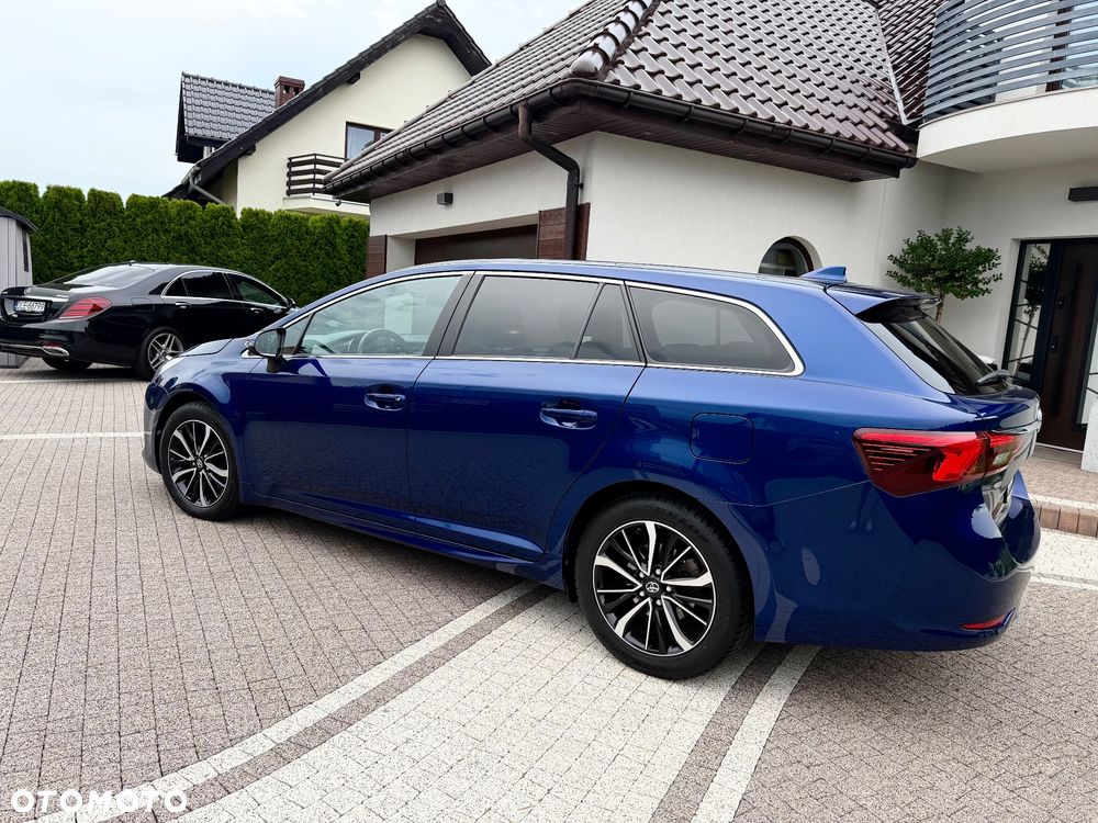 Toyota Avensis 2.0 D-4D Premium - 19