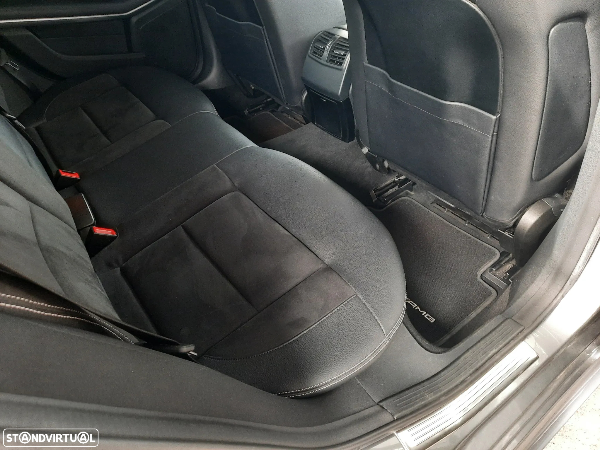 Mercedes-Benz E 300 Bluetec Hybrid Avantgarde - 32