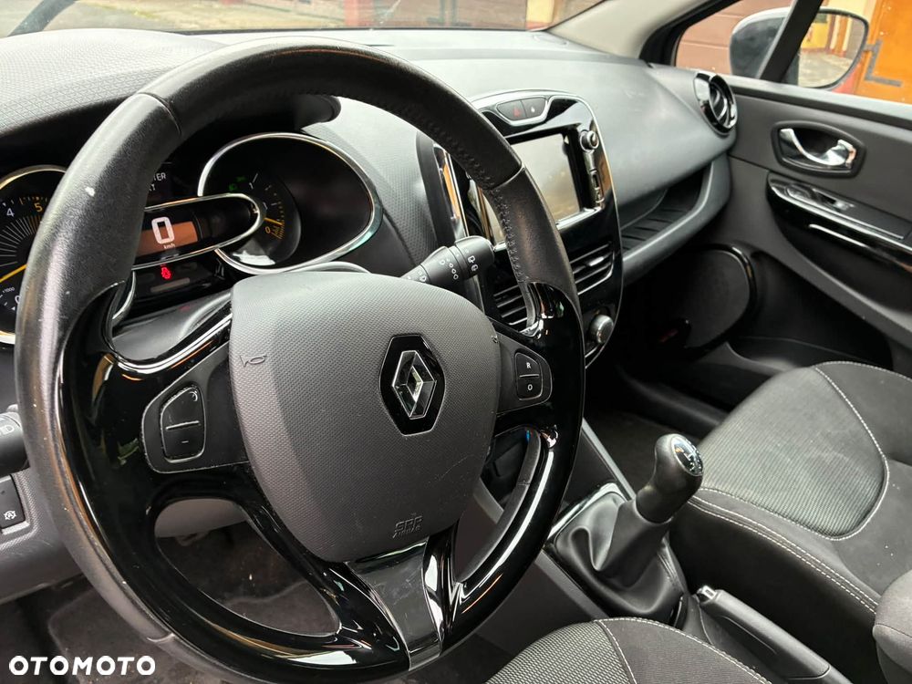 Renault Clio - 11