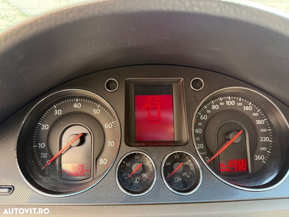 Volkswagen Passat Variant 2.0 FSI Highline 4Motion - 9