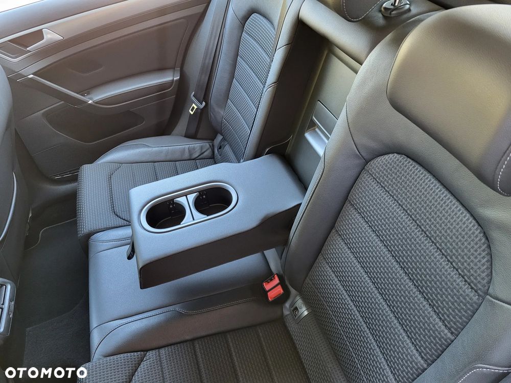 Volkswagen Golf - 18