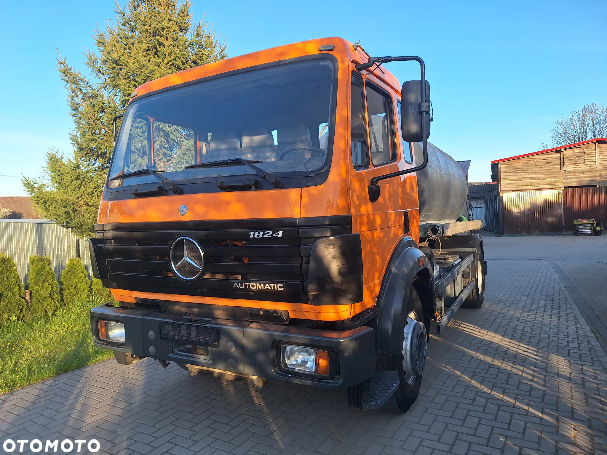 Mercedes-Benz 1824 SK - 27
