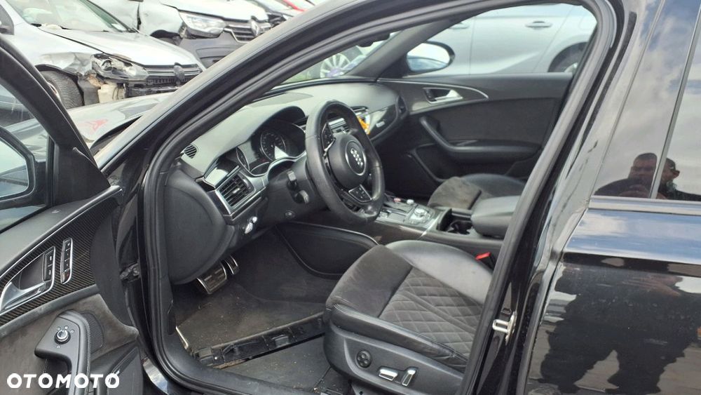 Audi RS6 Avant Standard - 6