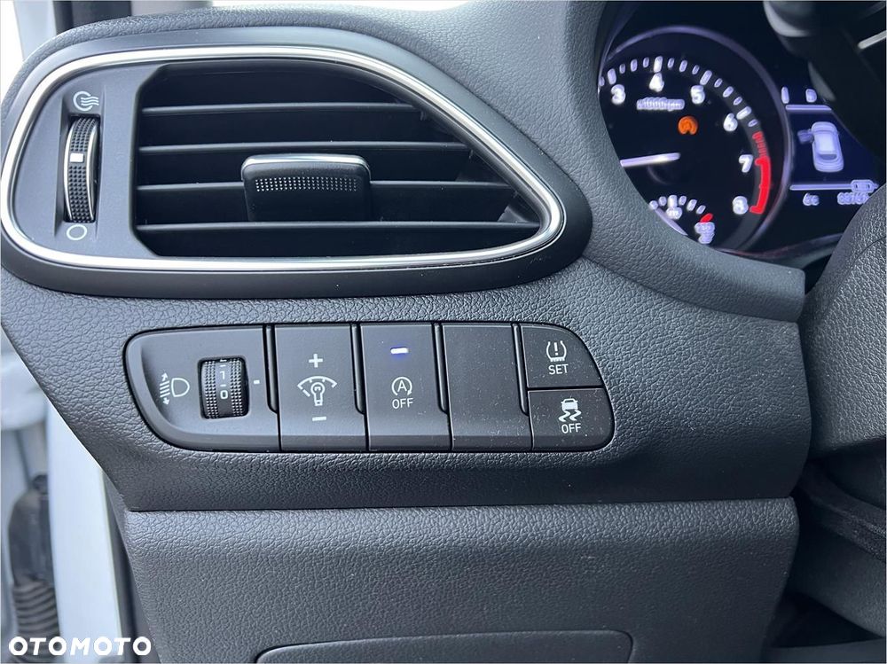 Hyundai i30 1.5 T-GDI 48V Classic + - 22