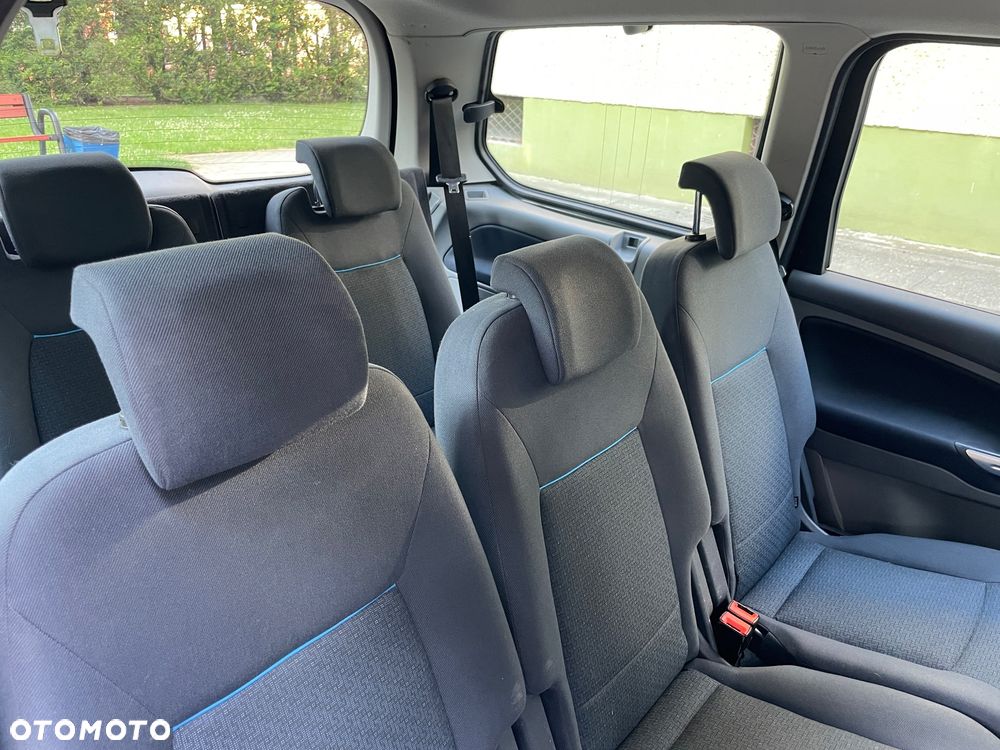 Ford Galaxy 2.0 TDCi Ambiente - 11