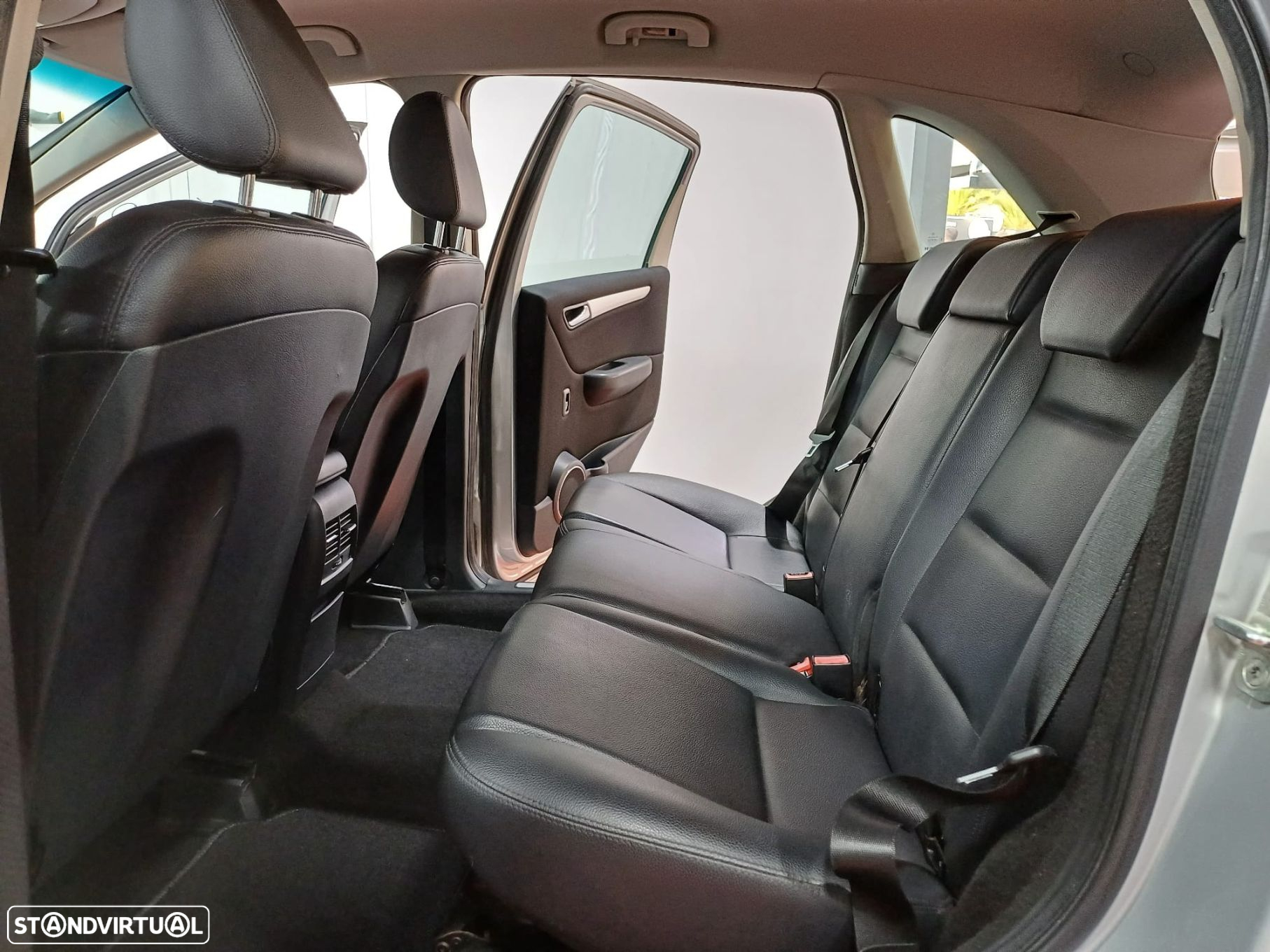 Mercedes-Benz B 180 CDi - 12