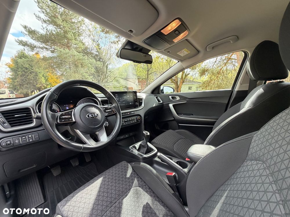 Kia Ceed 1.6 CRDi mHEV L - 16
