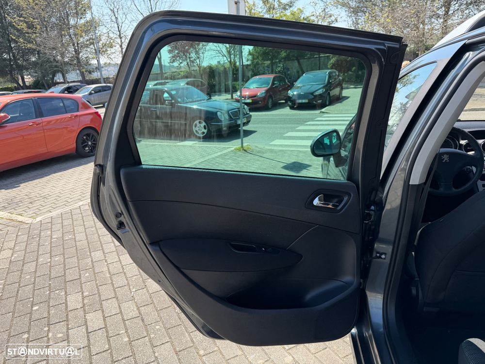 Peugeot 308 SW 1.6 HDi Executive - 16