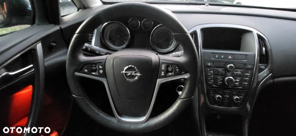 Kierownica opel astra j  grzana multifunkcja