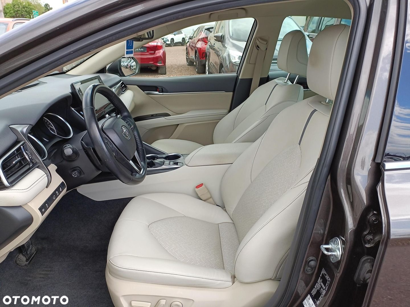 Toyota Camry - 11