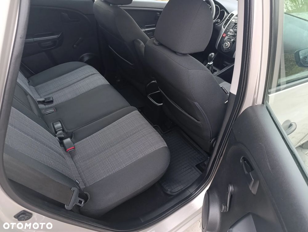 Kia Venga 1.6 CVVT Vision - 11