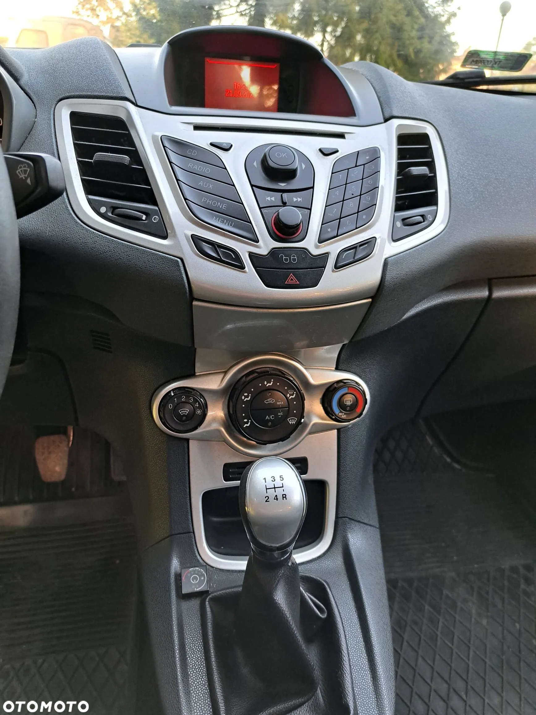 Ford Fiesta 1.25 Ambiente - 9