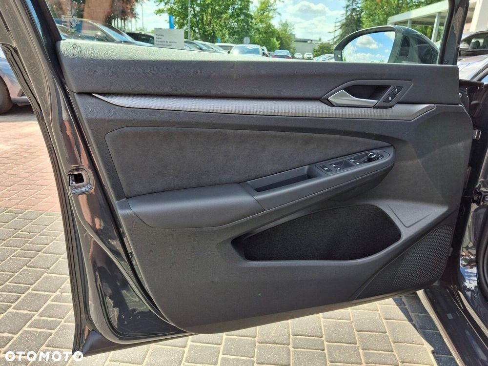 Volkswagen Golf - 12