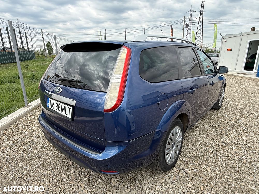 Ford Focus 2.0 Ghia - 6