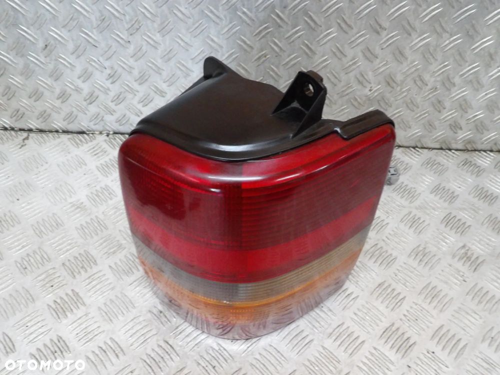 JEEP GRAND CHEROKEE ZJ LAMPA PRAWA TYŁ - 2