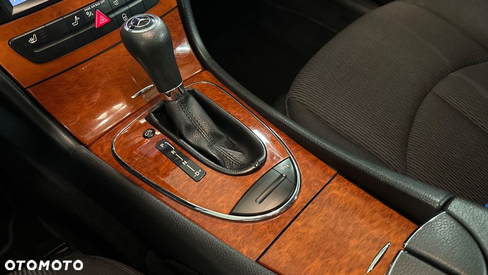Mercedes-Benz Klasa E - 21