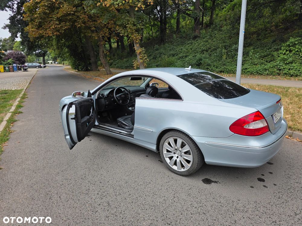 Mercedes-Benz CLK - 12