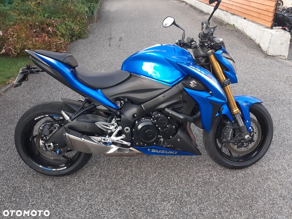 Suzuki GSX - 21