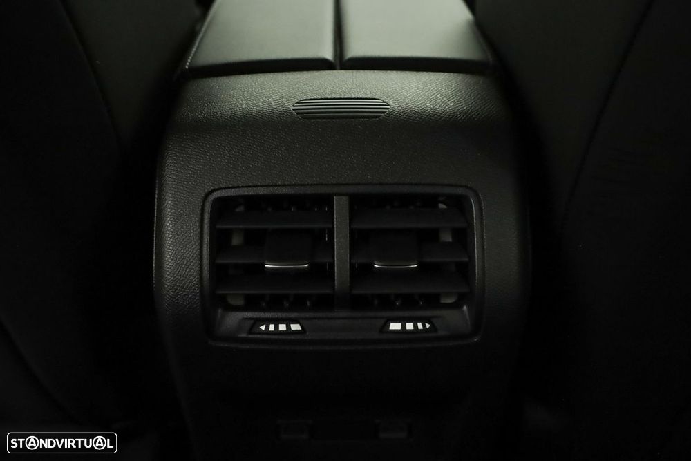 Peugeot 408 1.2 PureTech Allure EAT8 - 24