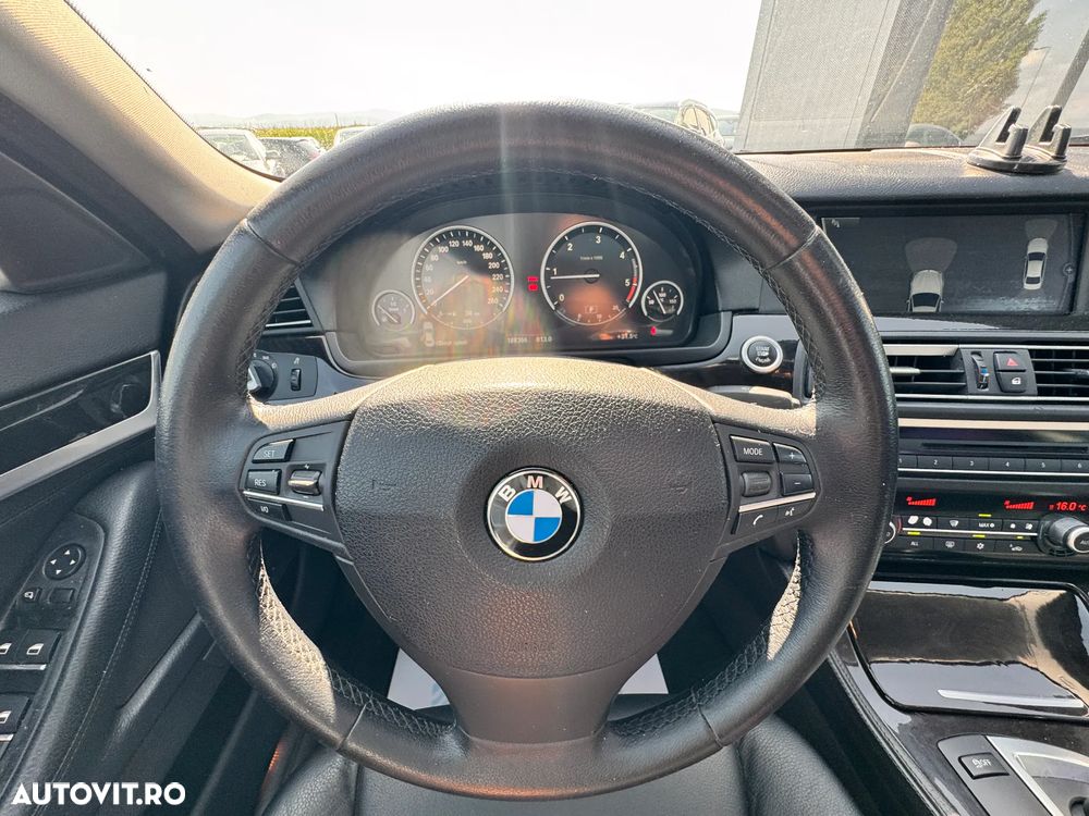 BMW Seria 5 520d Aut. - 25