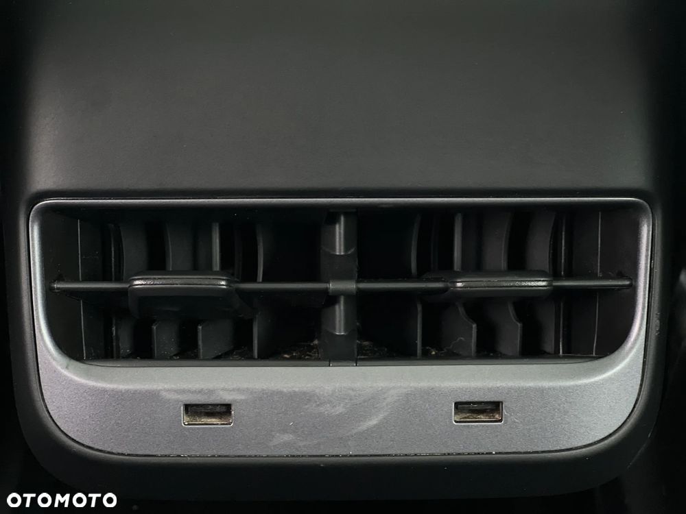 Tesla Model 3 - 24