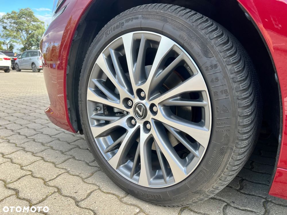 Lexus ES 300h F Sport - 11