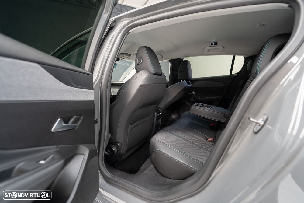 Peugeot 308 1.6 Hybrid Allure e-EAT8 - 24